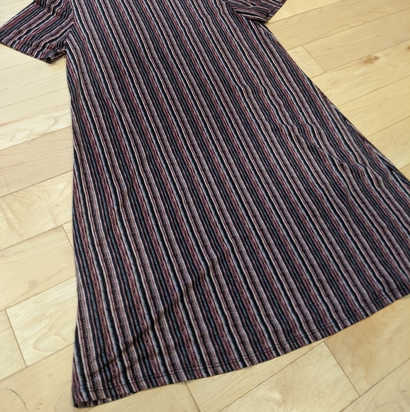 BCBGeneration - Birchy Striped Mock Neck D… - Picture 4 of 9